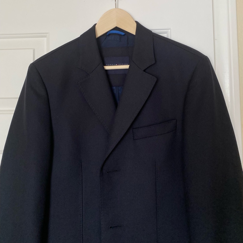 Tommy Hilfiger slim fit mens overcoat. Dark blue size 48, 100% wool.